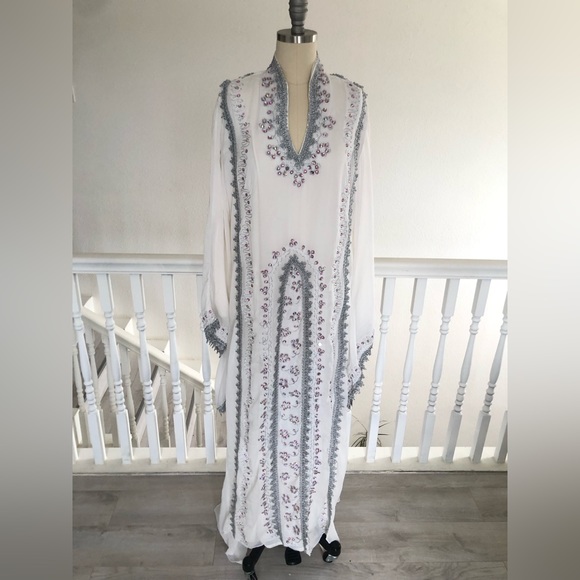 White chiffon long kaftan dress. - Picture 9 of 15